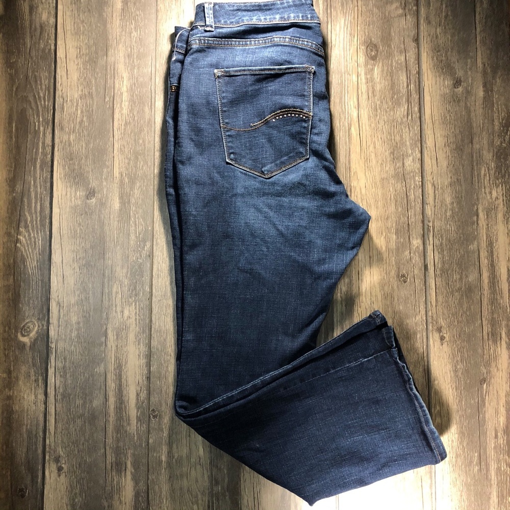 Lee’s Modern Series Curvy Fit Bootcut Jeans